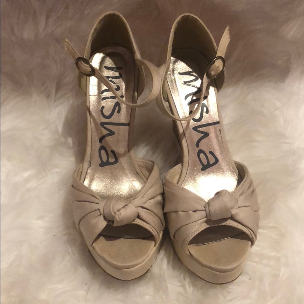 NUDE WEDGES